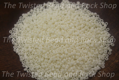 15/0 Opaque Round Cream Seed Beads