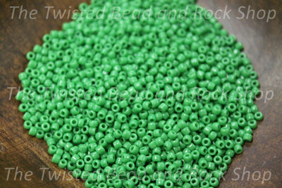11/0 Opaque Round Green Seed Beads